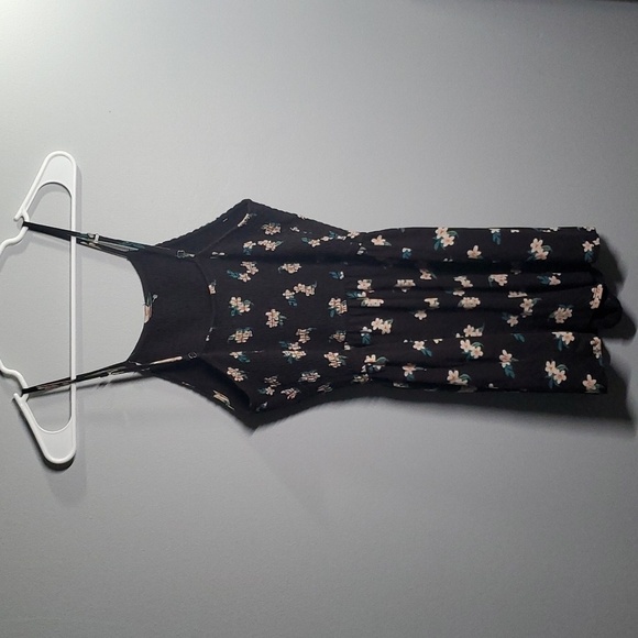 Hollister size small s 95% viscose 5% elastane romper - Picture 3 of 11